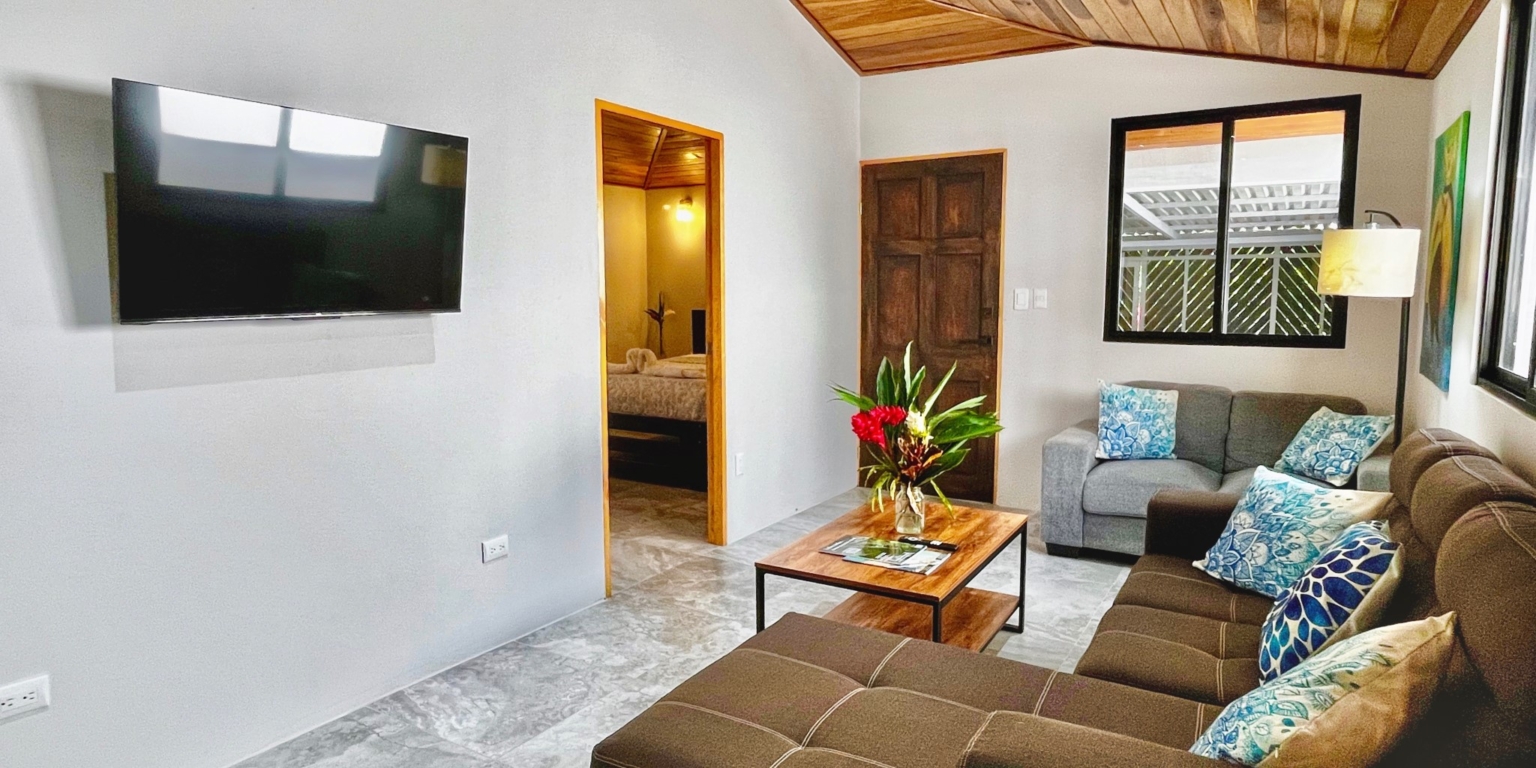 Newly Renovated 2BR Home Walking Distance to Beach in Dominicalito Costa Rica Newly Renovated 2BR Home Walking Distance to Beach in Dominicalito Costa Rica