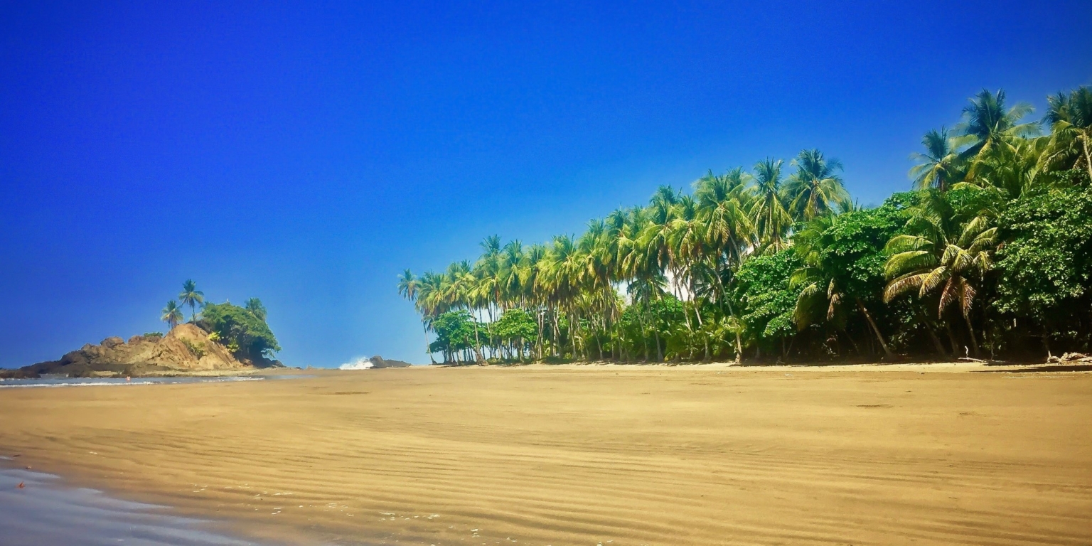 Newly Renovated 2BR Home Walking Distance to Beach in Dominicalito Costa Rica Newly Renovated 2BR Home Walking Distance to Beach in Dominicalito Costa Rica