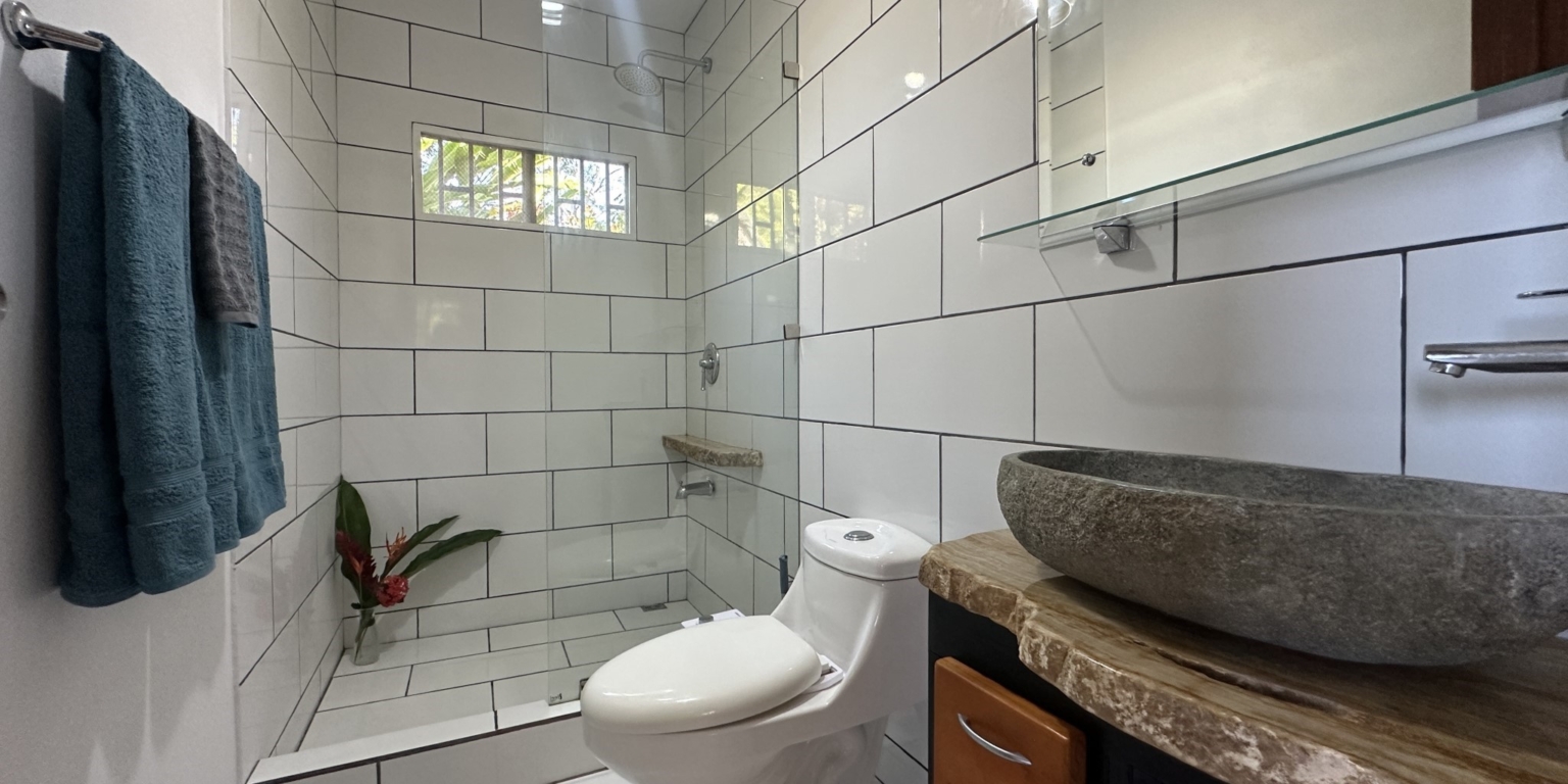 Breezes, Trees & Monkeys – Your Affordable 3-Bedroom Costa Rican Haven with Cabina in Uvita Costa Rica Breezes, Trees & Monkeys – Your Affordable 3-Bedroom Costa Rican Haven with Cabina in Uvita Costa Rica