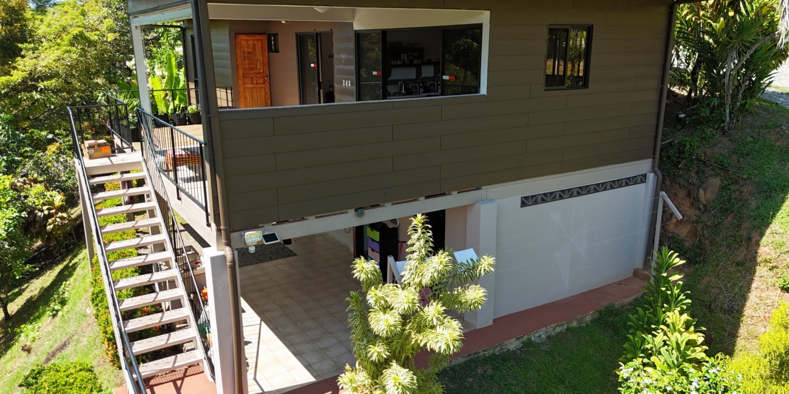 100 (16) Home with 3-Bedrooms with River Border in Easy Access Location in Ojochal Costa Rica