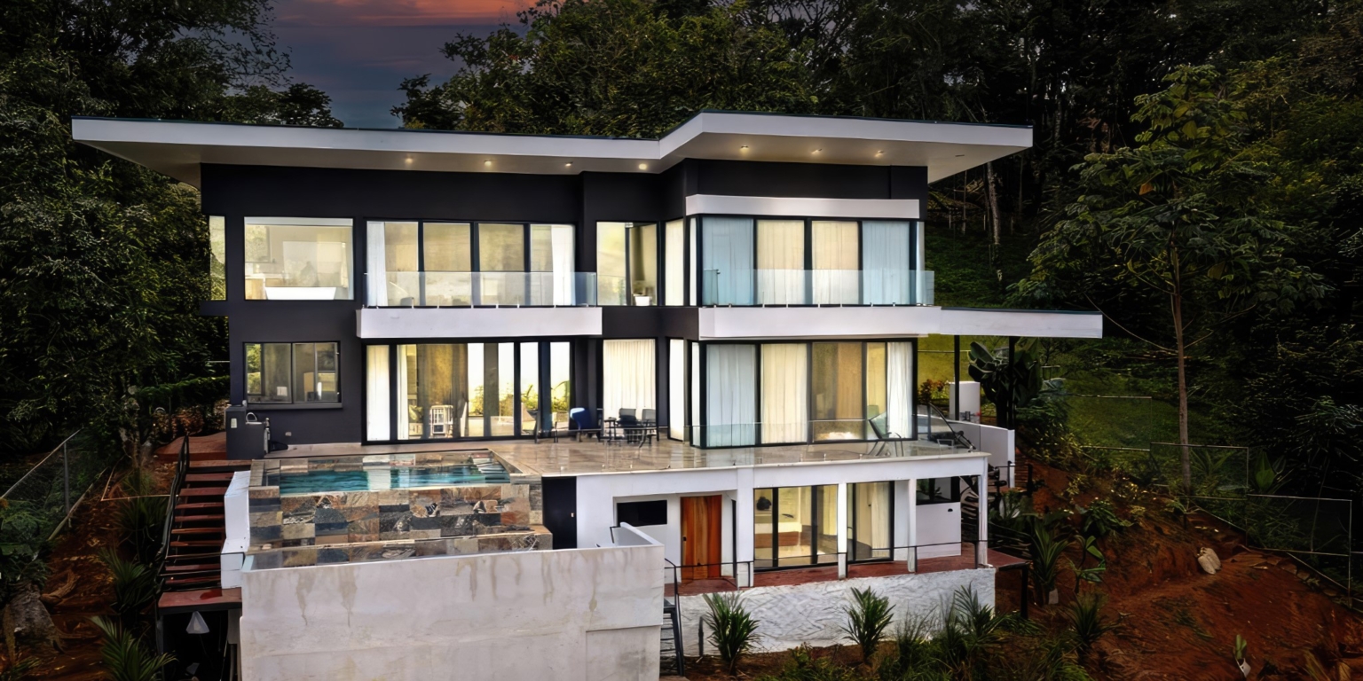 Villa Unique-06 Luxury 4-Bedroom Home all with En-Suite Bathrooms with Stunning Ocean Views in Uvita Costa Rica
