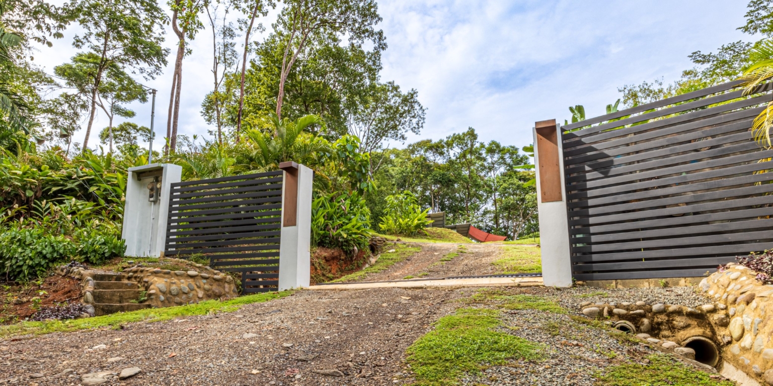 Beautiful 2-Acre Jungle Property with Container Home on Cinco Ventanas Road in Ojochal Costa Rica- Beautiful 2-Acre Jungle Property with Container Home on Cinco Ventanas Road in Ojochal Costa Rica