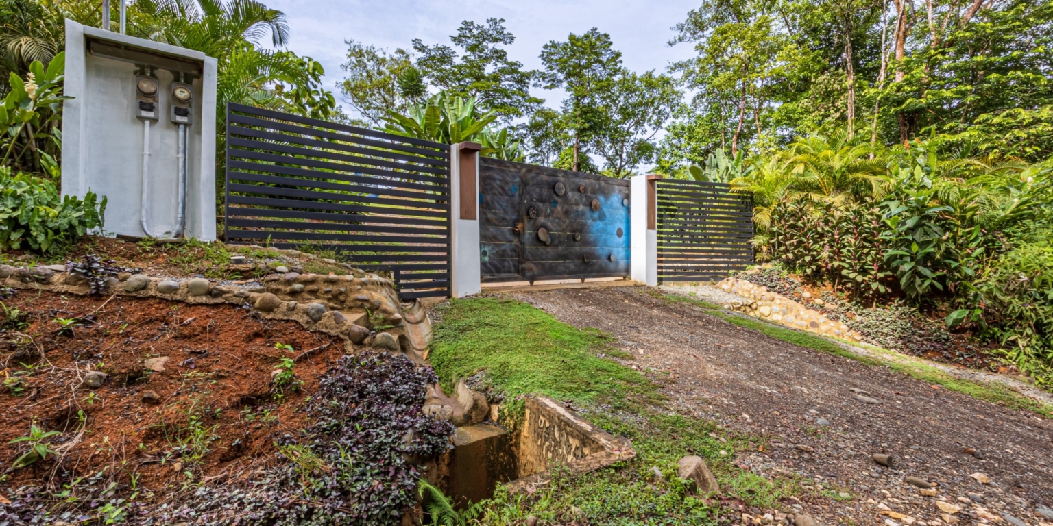 Beautiful 2-Acre Jungle Property with Container Home on Cinco Ventanas Road in Ojochal Costa Rica- Beautiful 2-Acre Jungle Property with Container Home on Cinco Ventanas Road in Ojochal Costa Rica