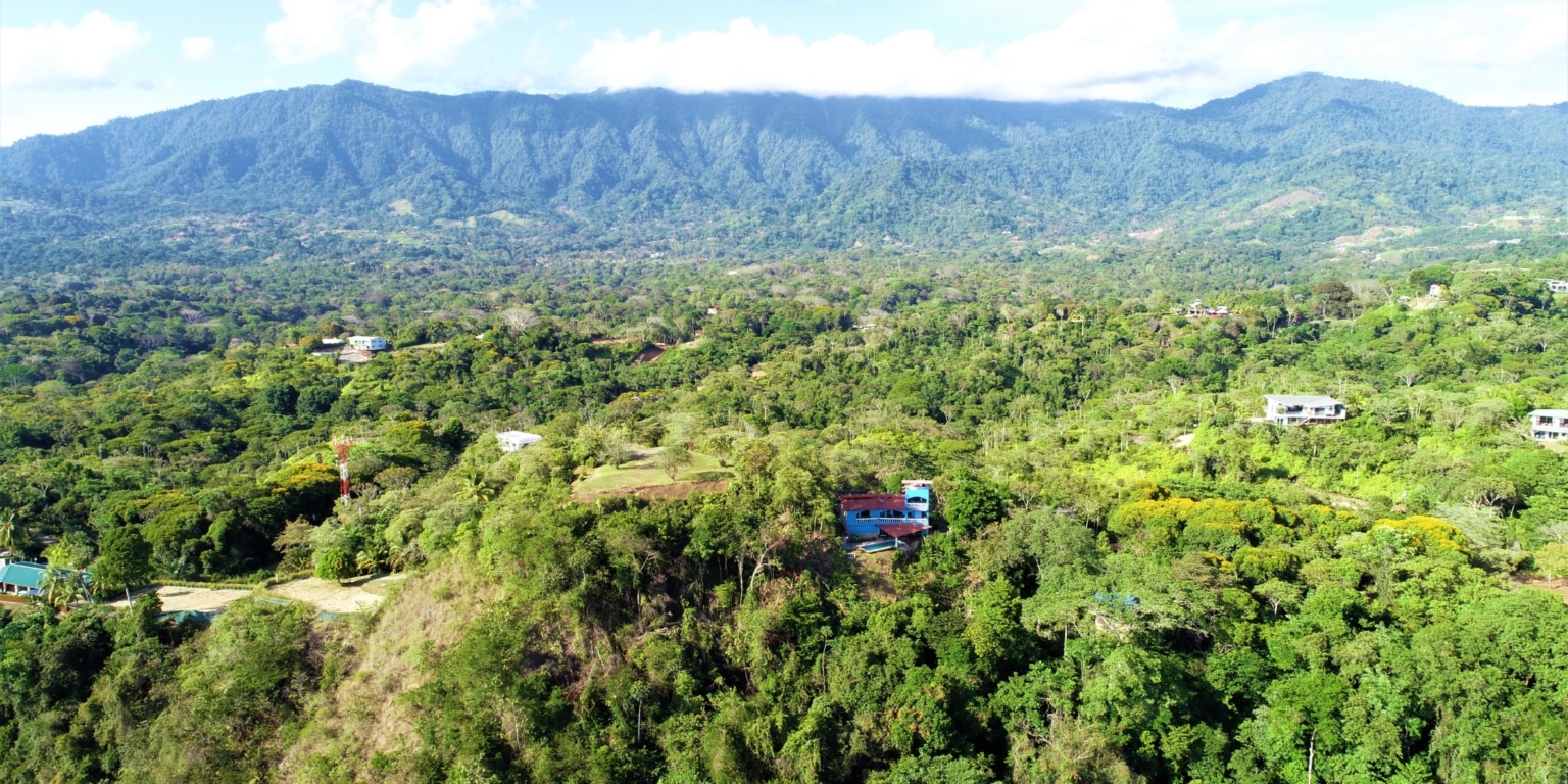 House & Cabins With Outstanding Ocean, Sunset & Mountain Views on the Front Ridge in Ojochal Costa Rica