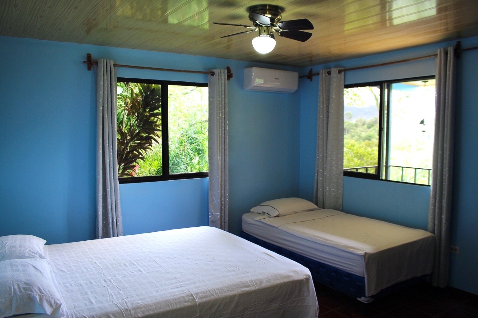 House & Cabins With Outstanding Ocean, Sunset & Mountain Views on the Front Ridge in Ojochal Costa Rica