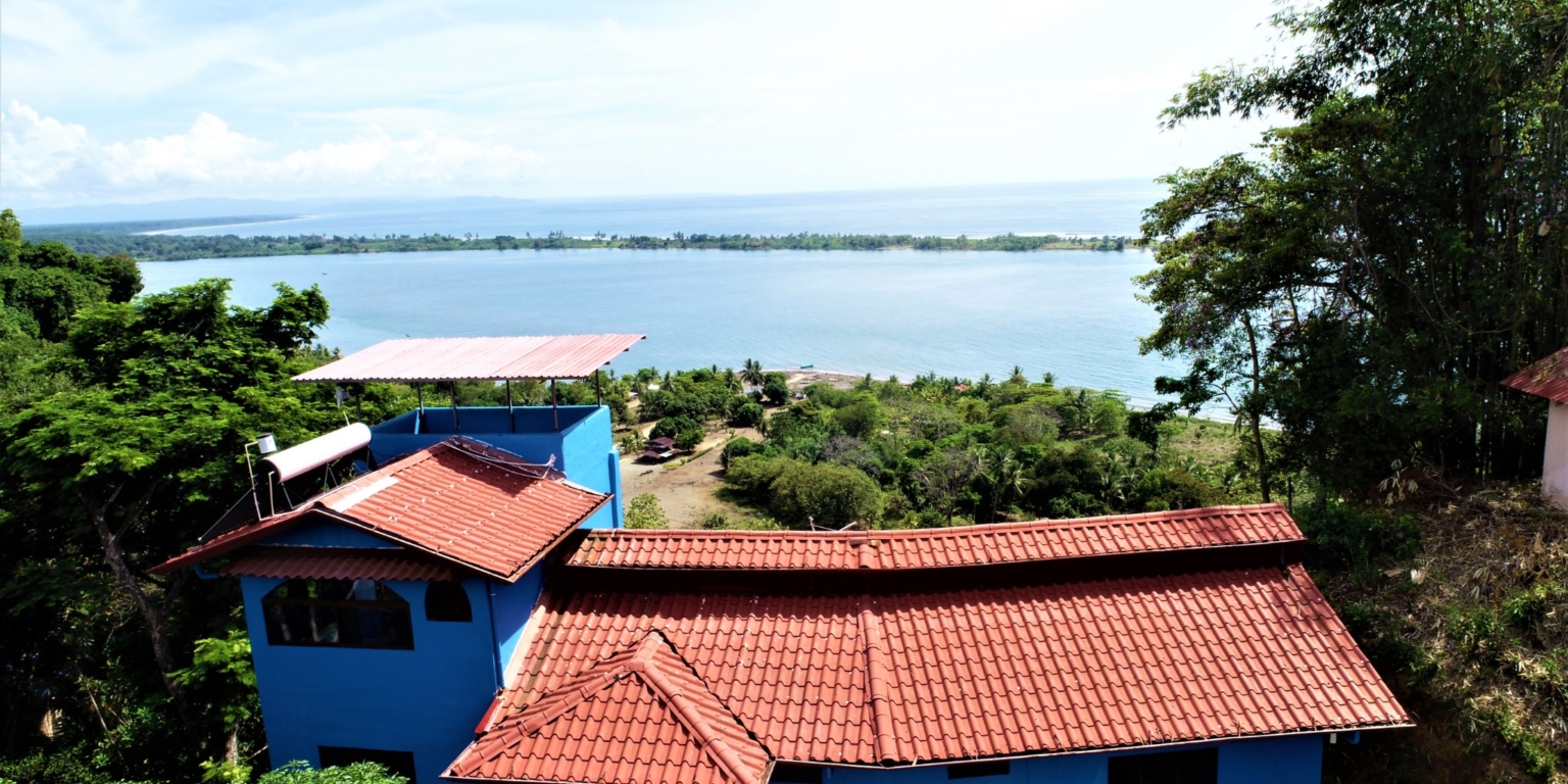 House & Cabins With Outstanding Ocean, Sunset & Mountain Views on the Front Ridge in Ojochal Costa Rica