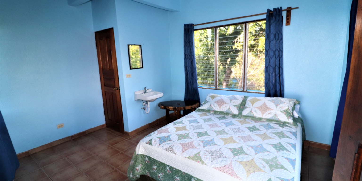 House & Cabins With Outstanding Ocean, Sunset & Mountain Views on the Front Ridge in Ojochal Costa Rica