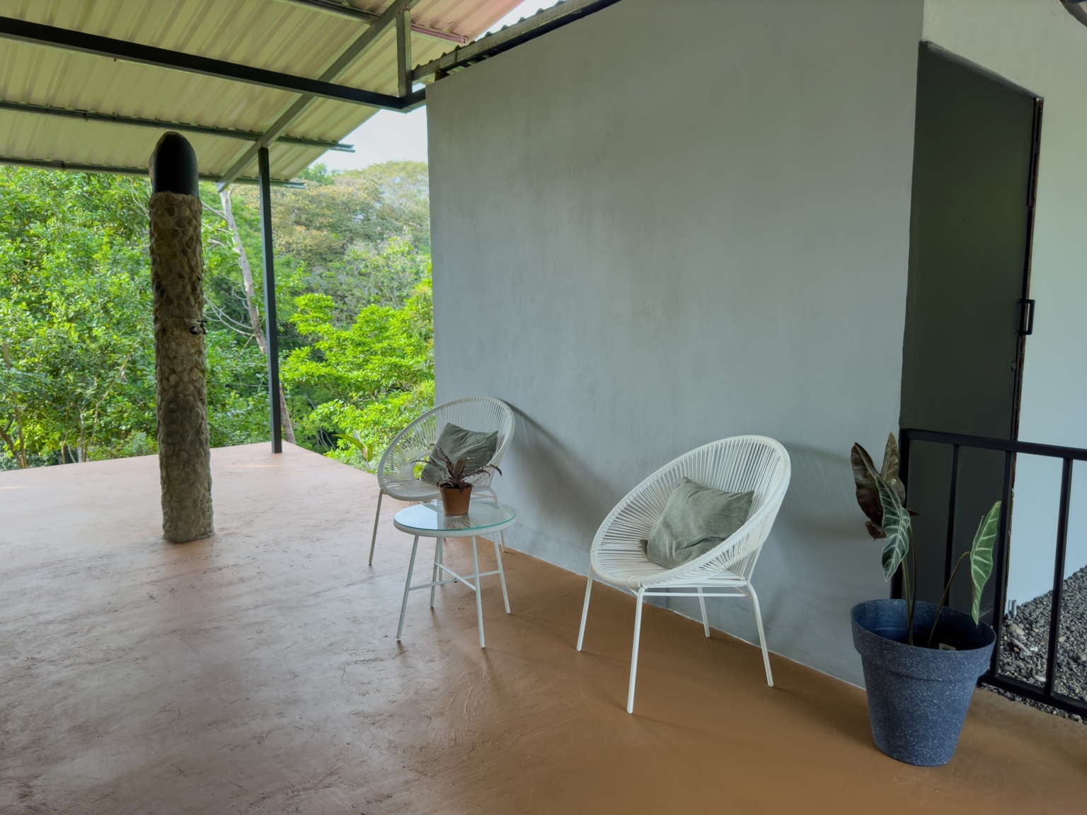 Cozy 3-Bedroom Home with Ocean Views in Hatillo near Dominical Costa Rica Cozy 3-Bedroom Home with Ocean Views in Hatillo near Dominical Costa Rica