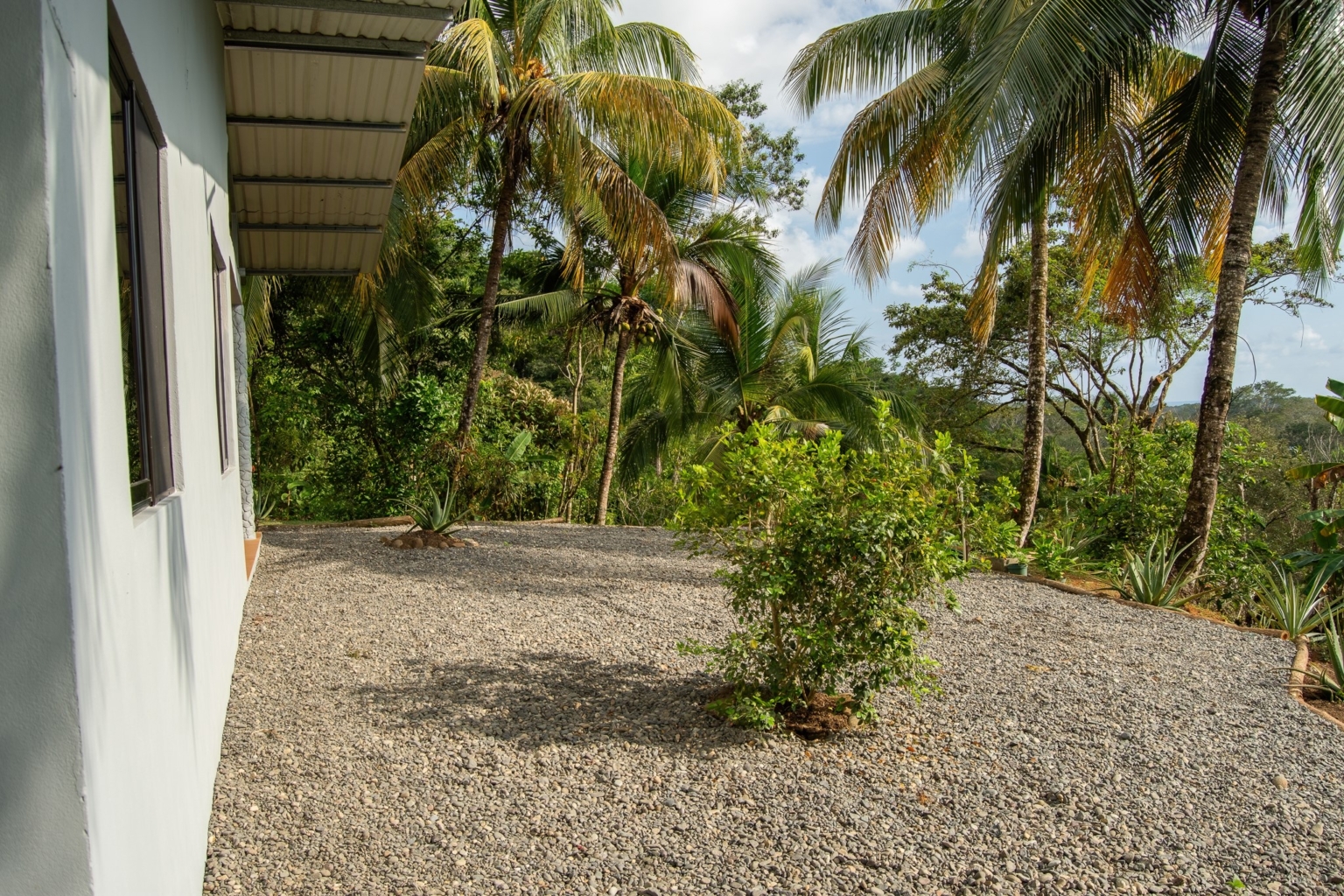 Cozy 3-Bedroom Home with Ocean Views in Hatillo near Dominical Costa Rica Cozy 3-Bedroom Home with Ocean Views in Hatillo near Dominical Costa Rica