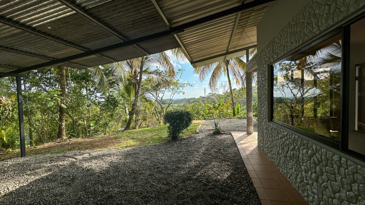 Cozy 3-Bedroom Home with Ocean Views in Hatillo near Dominical Costa Rica Cozy 3-Bedroom Home with Ocean Views in Hatillo near Dominical Costa Rica