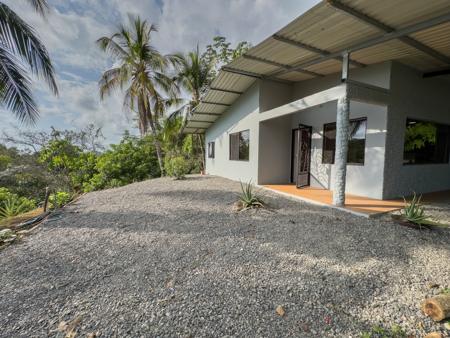 Cozy 3-Bedroom Home with Ocean Views in Hatillo near Dominical Costa Rica Cozy 3-Bedroom Home with Ocean Views in Hatillo near Dominical Costa Rica