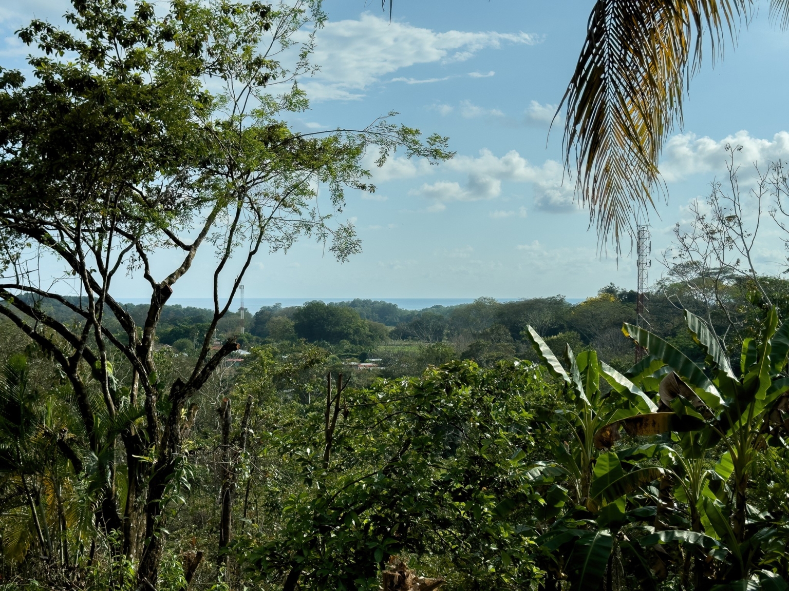Cozy 3-Bedroom Home with Ocean Views in Hatillo near Dominical Costa Rica Cozy 3-Bedroom Home with Ocean Views in Hatillo near Dominical Costa Rica