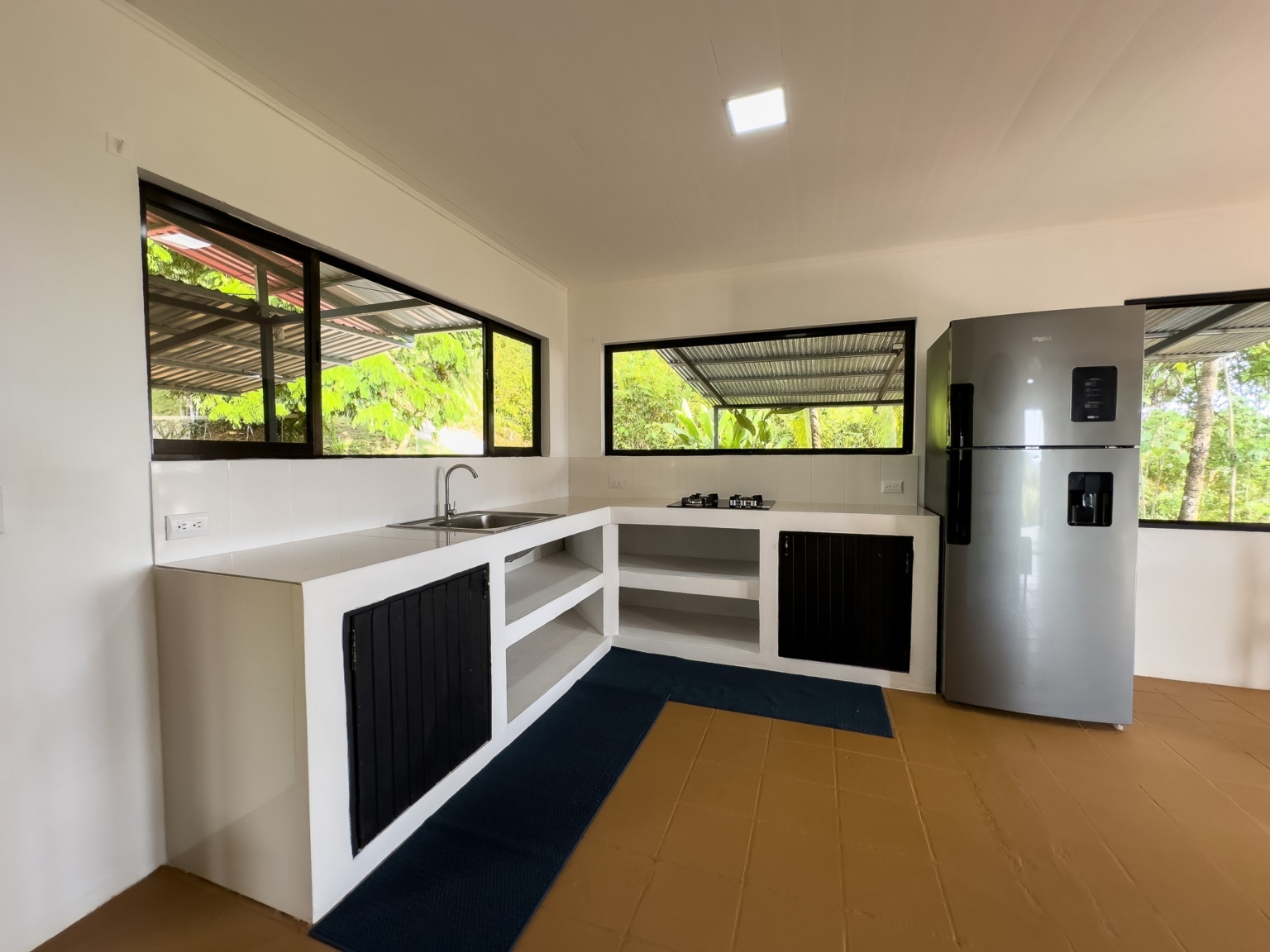 Cozy 3-Bedroom Home with Ocean Views in Hatillo near Dominical Costa Rica Cozy 3-Bedroom Home with Ocean Views in Hatillo near Dominical Costa Rica