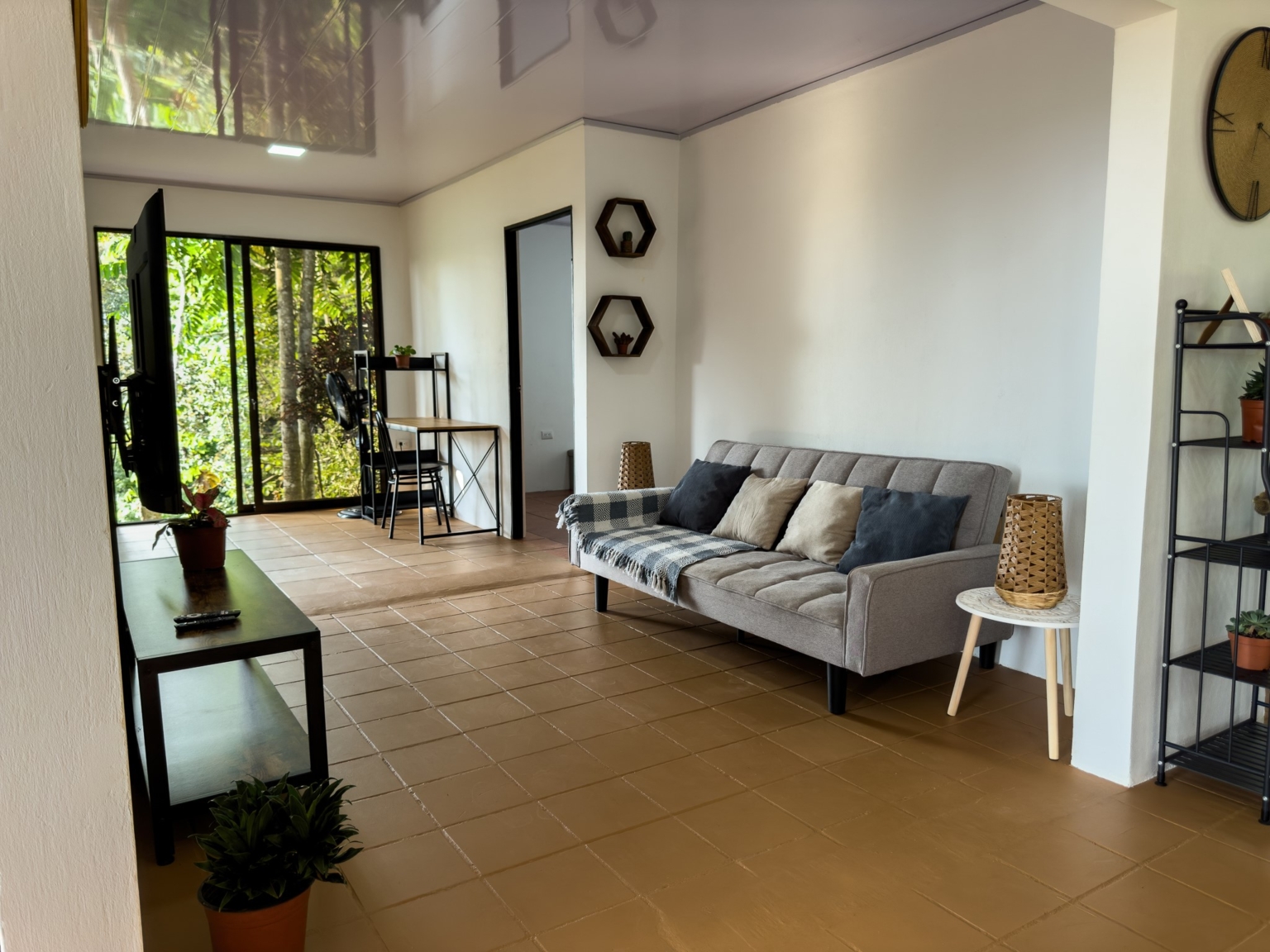 Cozy 3-Bedroom Home with Ocean Views in Hatillo near Dominical Costa Rica Cozy 3-Bedroom Home with Ocean Views in Hatillo near Dominical Costa Rica