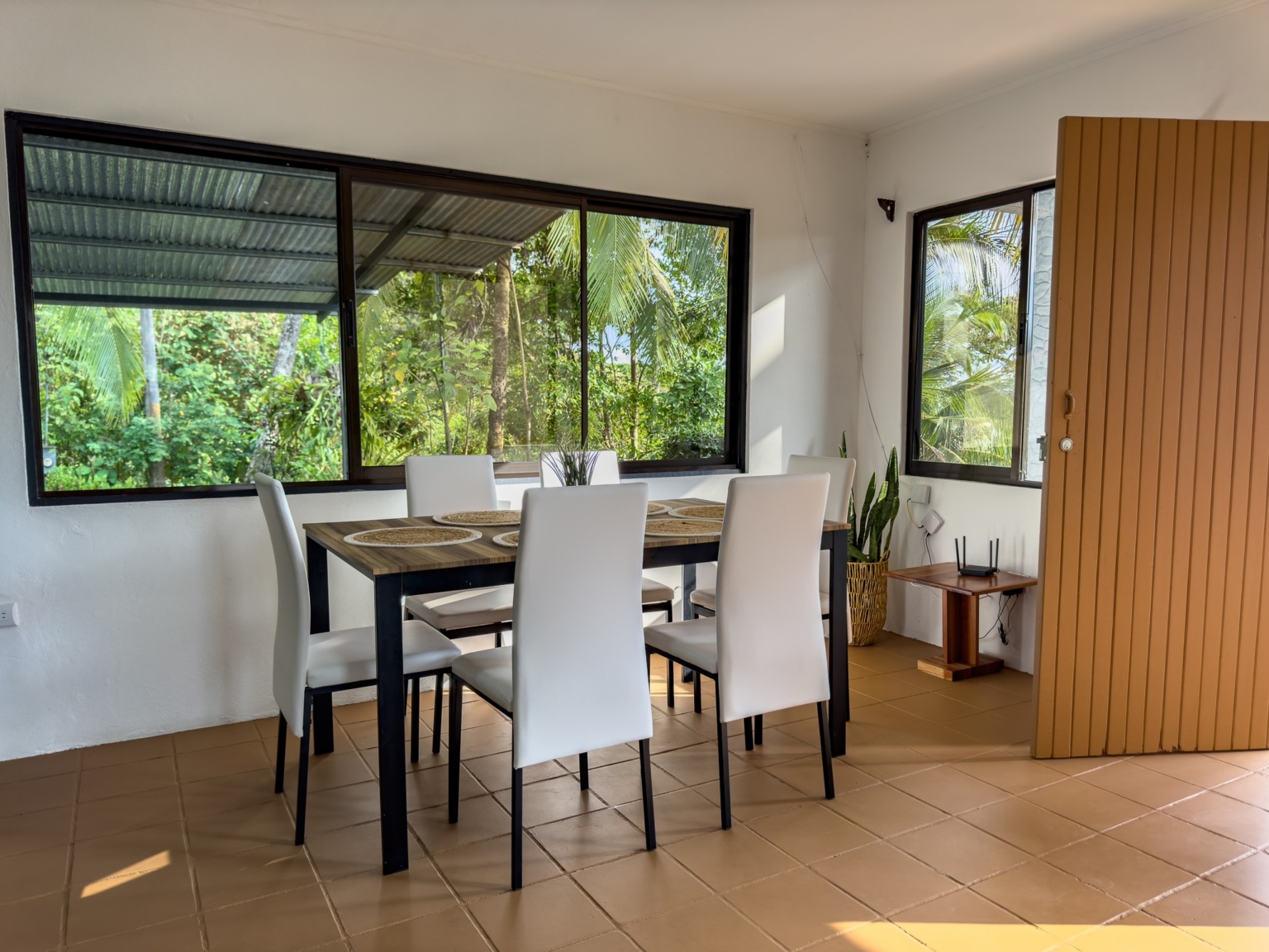 Cozy 3-Bedroom Home with Ocean Views in Hatillo near Dominical Costa Rica Cozy 3-Bedroom Home with Ocean Views in Hatillo near Dominical Costa Rica