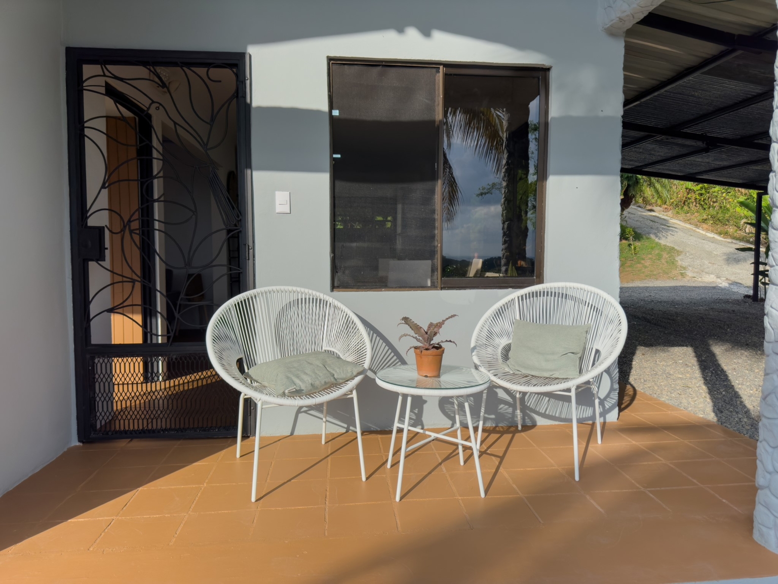 Cozy 3-Bedroom Home with Ocean Views in Hatillo near Dominical Costa Rica Cozy 3-Bedroom Home with Ocean Views in Hatillo near Dominical Costa Rica