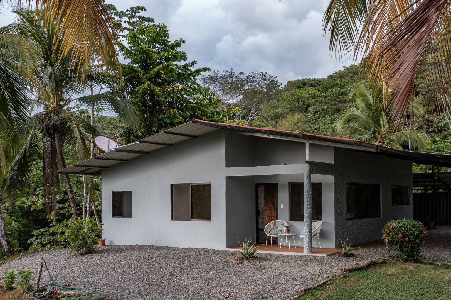 Cozy 3-Bedroom Home with Ocean Views in Hatillo near Dominical Costa Rica Cozy 3-Bedroom Home with Ocean Views in Hatillo near Dominical Costa Rica