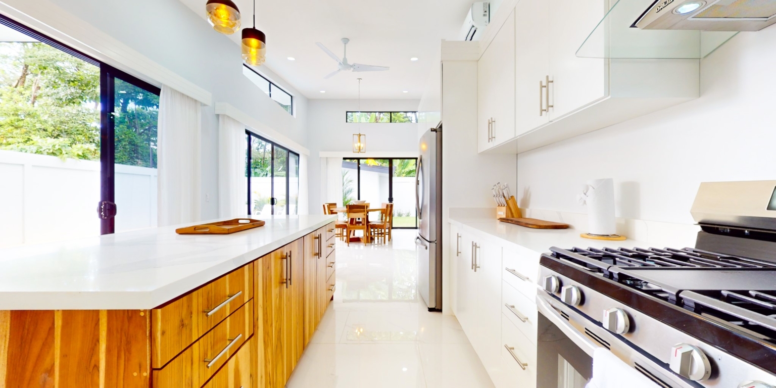 Elegant and Comfortable 3-Bedroom Modern Home in Central Uvita Costa Rica Elegant and Comfortable 3-Bedroom Modern Home in Central Uvita Costa Rica