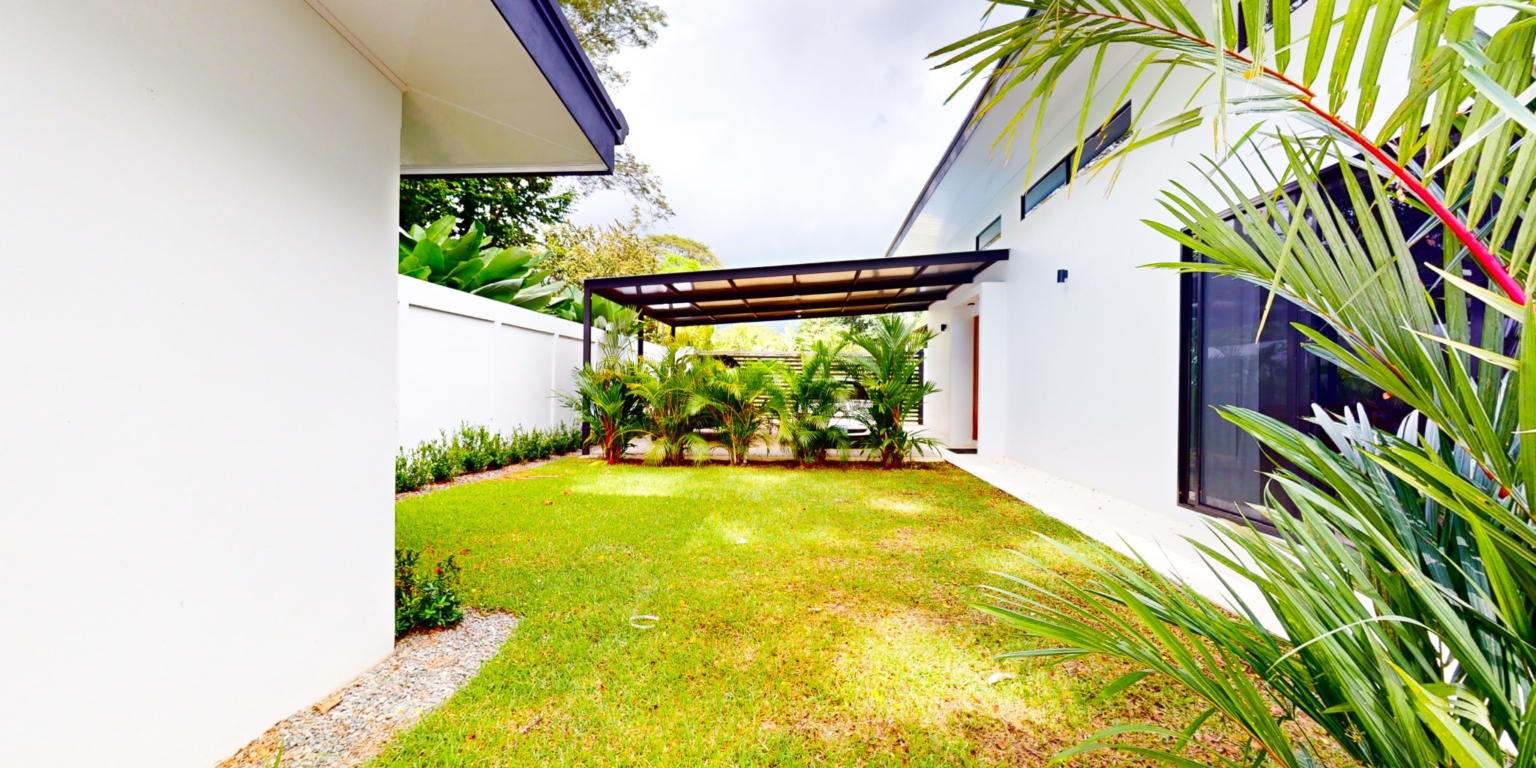 Elegant and Comfortable 3-Bedroom Modern Home in Central Uvita Costa Rica Elegant and Comfortable 3-Bedroom Modern Home in Central Uvita Costa Rica
