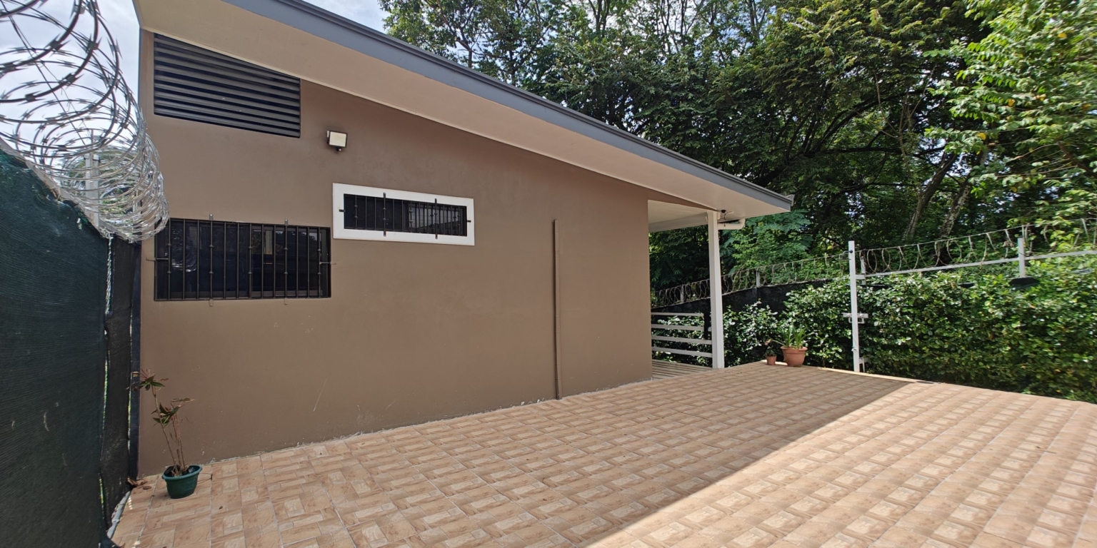 Cozy 2 Bedroom Casa Located just a 5 Minute Walk-to-Town in Uvita Costa Rica Cozy 2 Bedroom Casa Located just a 5 Minute Walk-to-Town in Uvita Costa Rica