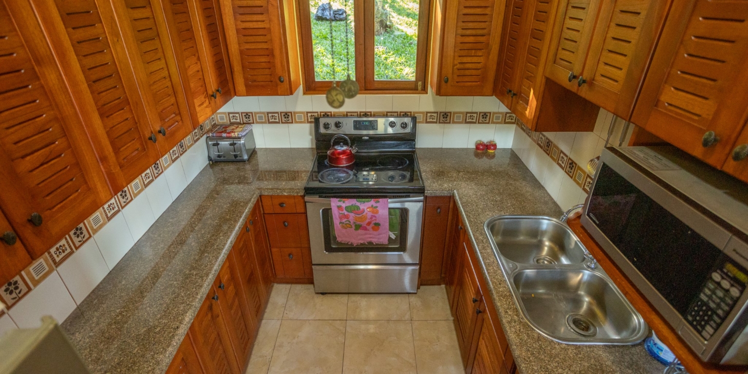 Multiple Villas with 3 Ocean View Units on 1.7 acres in Tinamastes above Dominical Costa Rica Multiple Villas with 3 Ocean View Units on 1.7 acres in Tinamastes above Dominical Costa Rica