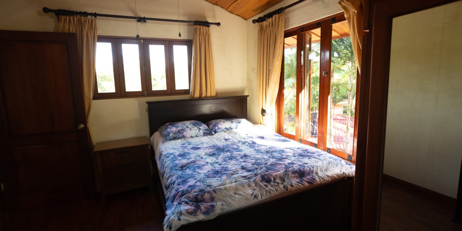 Multiple Villas with 3 Ocean View Units on 1.7 acres in Tinamastes above Dominical Costa Rica Multiple Villas with 3 Ocean View Units on 1.7 acres in Tinamastes above Dominical Costa Rica