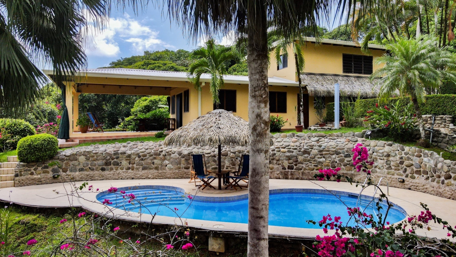 Cozy 1-Bedroom Home with Attached Studio Apartment Plus Acreage in Ojochal Costa Rica Cozy 1-Bedroom Home with Attached Studio Apartment Plus Acreage in Ojochal Costa Rica
