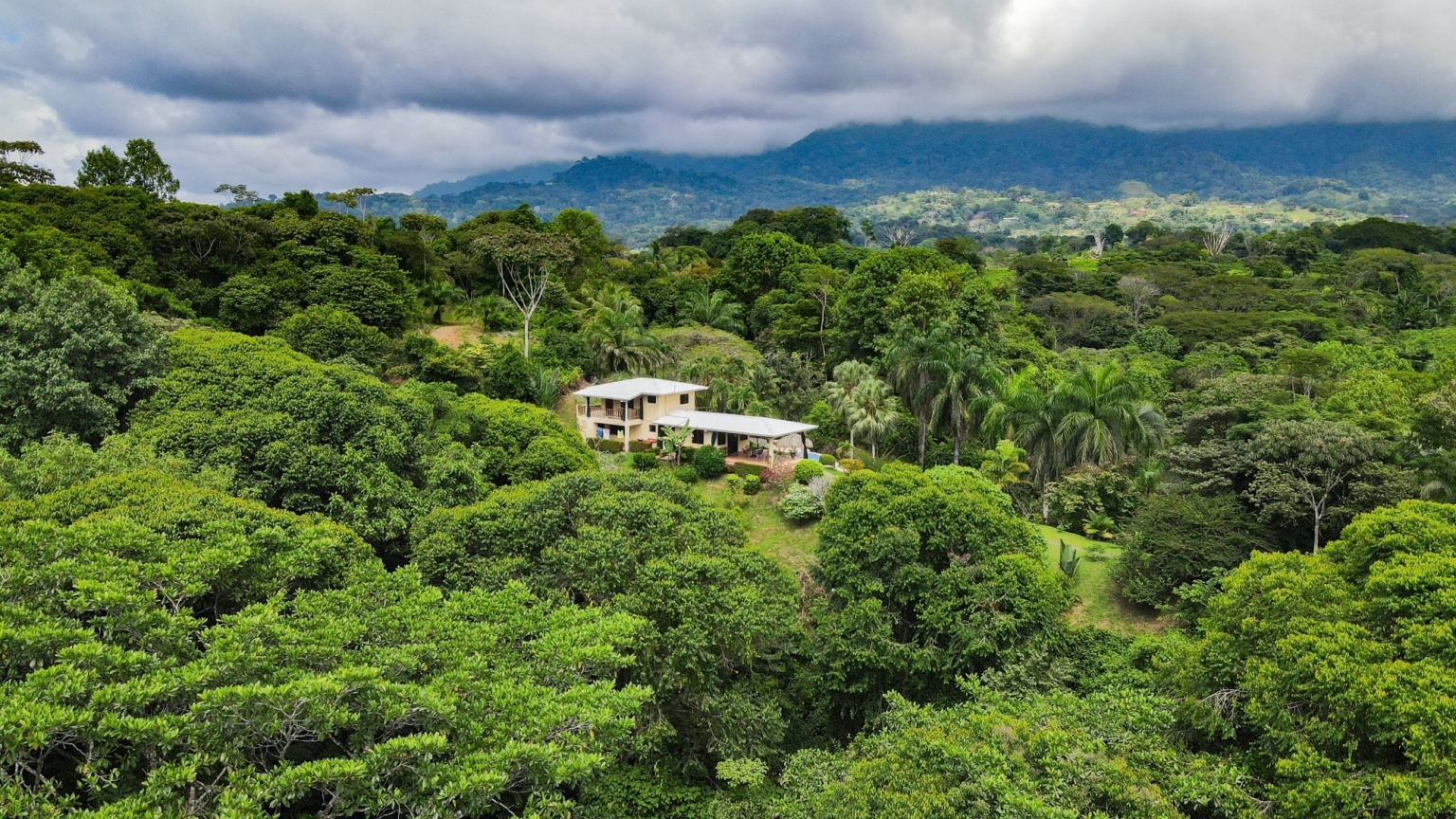 Cozy 1-Bedroom Home with Attached Studio Apartment Plus Acreage in Ojochal Costa Rica Cozy 1-Bedroom Home with Attached Studio Apartment Plus Acreage in Ojochal Costa Rica