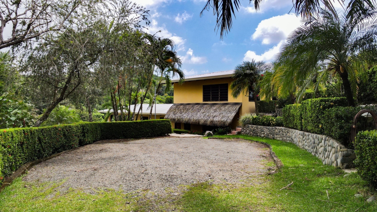 Cozy 1-Bedroom Home with Attached Studio Apartment Plus Acreage in Ojochal Costa Rica Cozy 1-Bedroom Home with Attached Studio Apartment Plus Acreage in Ojochal Costa Rica