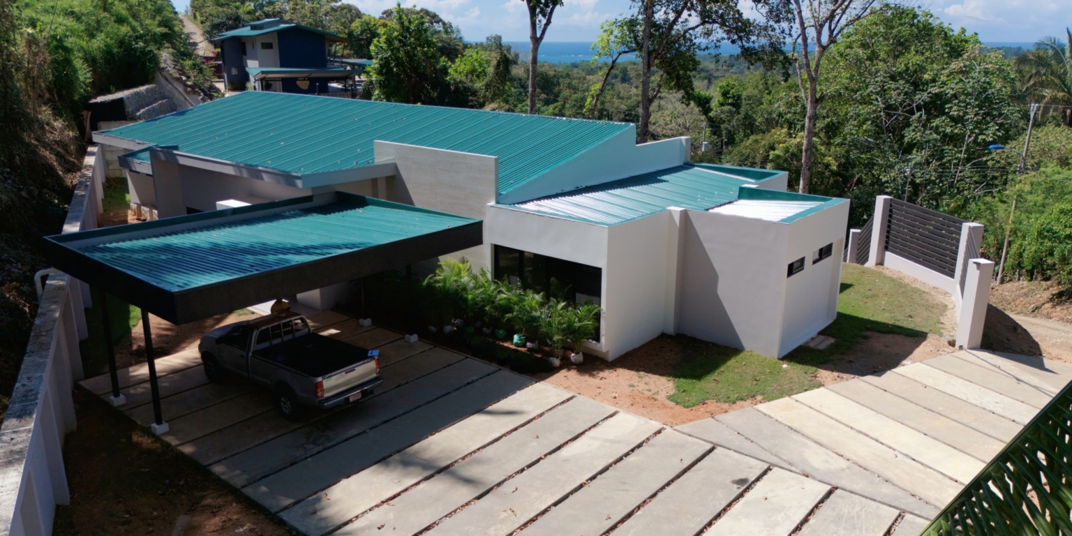 Luxury 4-Bedroom Modern-Style Villa in the Hills Above Uvita Costa Rica