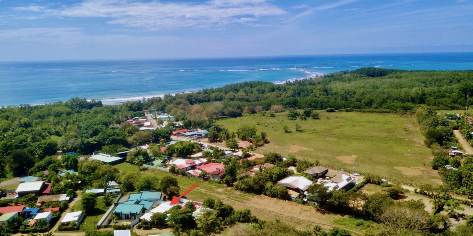 Newly Renovated 2-Bedroom Home, Plus Another Fixer Upper Home for Renovation to Make 4 Bedrooms Total in Walk-to-Beach Location in Uvita Newly Renovated 2-Bedroom Home, Plus Another Fixer Upper Home for Renovation to Make 4 Bedrooms Total in Walk-to-Beach Location in Uvita