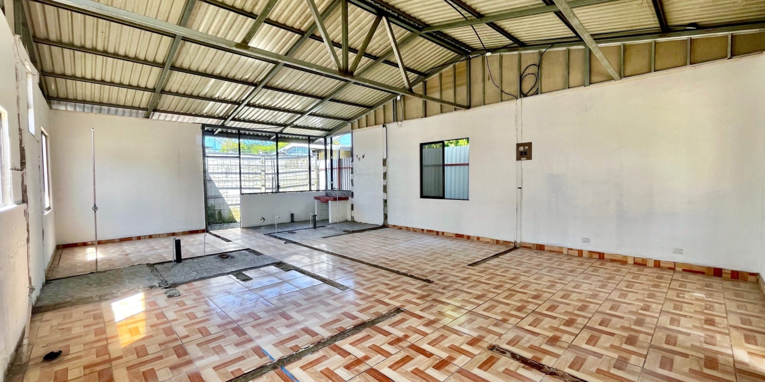 Newly Renovated 2-Bedroom Home, Plus Another Fixer Upper Home for Renovation to Make 4 Bedrooms Total in Walk-to-Beach Location in Uvita Newly Renovated 2-Bedroom Home, Plus Another Fixer Upper Home for Renovation to Make 4 Bedrooms Total in Walk-to-Beach Location in Uvita