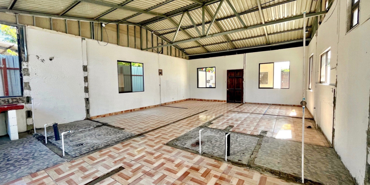 Newly Renovated 2-Bedroom Home, Plus Another Fixer Upper Home for Renovation to Make 4 Bedrooms Total in Walk-to-Beach Location in Uvita Newly Renovated 2-Bedroom Home, Plus Another Fixer Upper Home for Renovation to Make 4 Bedrooms Total in Walk-to-Beach Location in Uvita