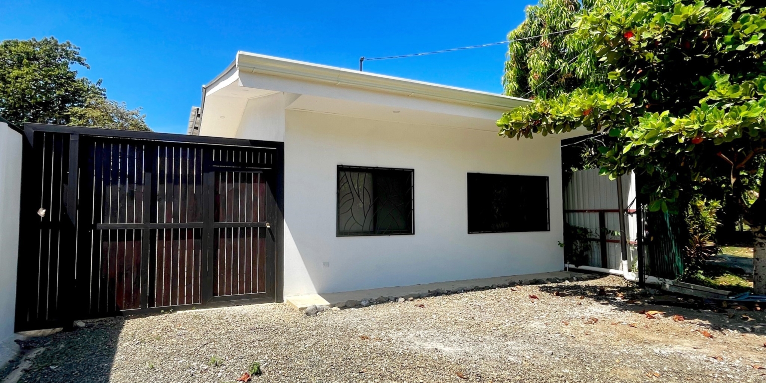 Newly Renovated 2-Bedroom Home, Plus Another Fixer Upper Home for Renovation to Make 4 Bedrooms Total in Walk-to-Beach Location in Uvita Newly Renovated 2-Bedroom Home, Plus Another Fixer Upper Home for Renovation to Make 4 Bedrooms Total in Walk-to-Beach Location in Uvita