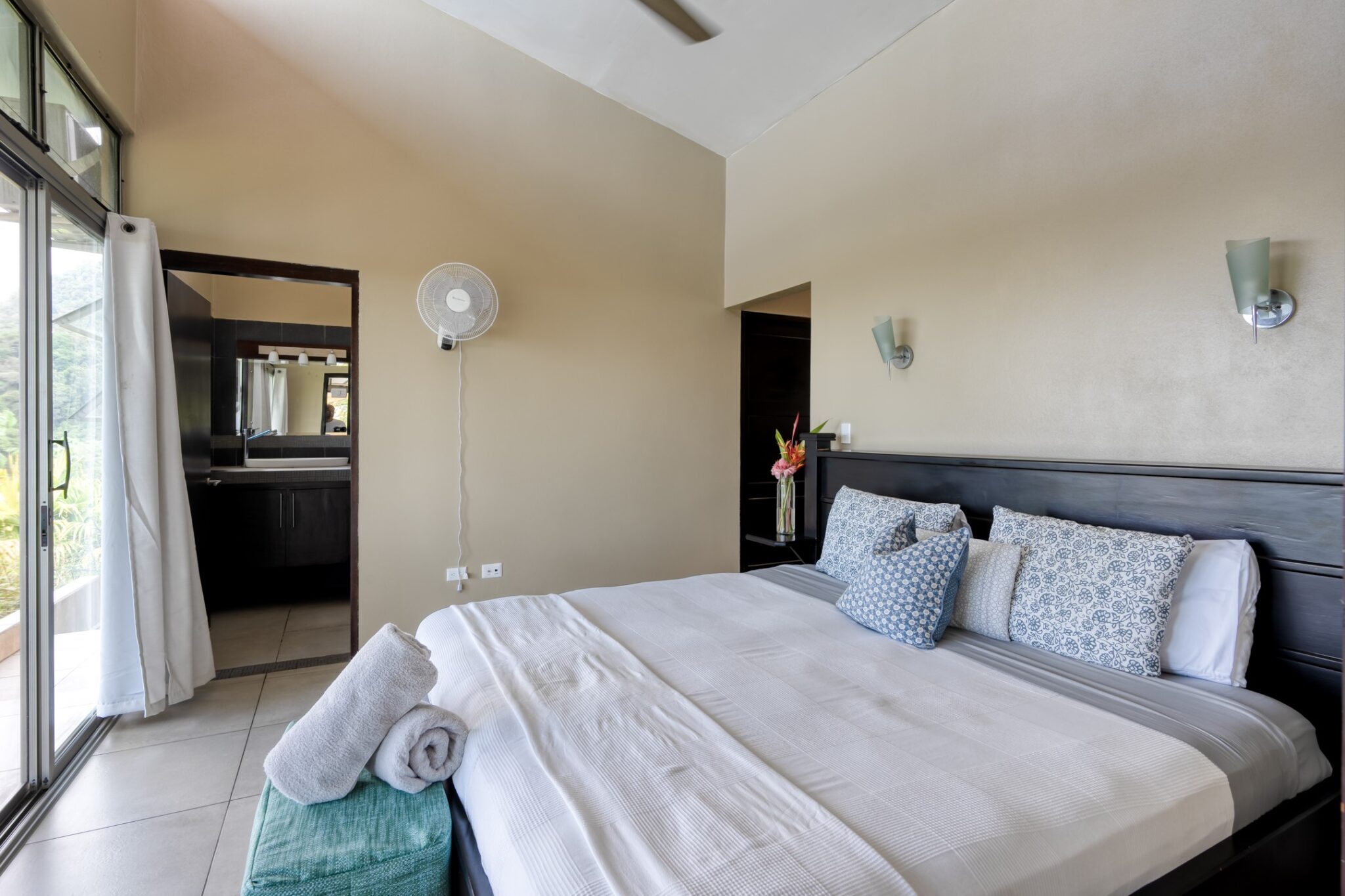 Outstanding 4-Bedroom Ocean & Mountain View Home in San Buenas Costa Rica Outstanding 4-Bedroom Ocean & Mountain View Home in San Buenas Costa Rica