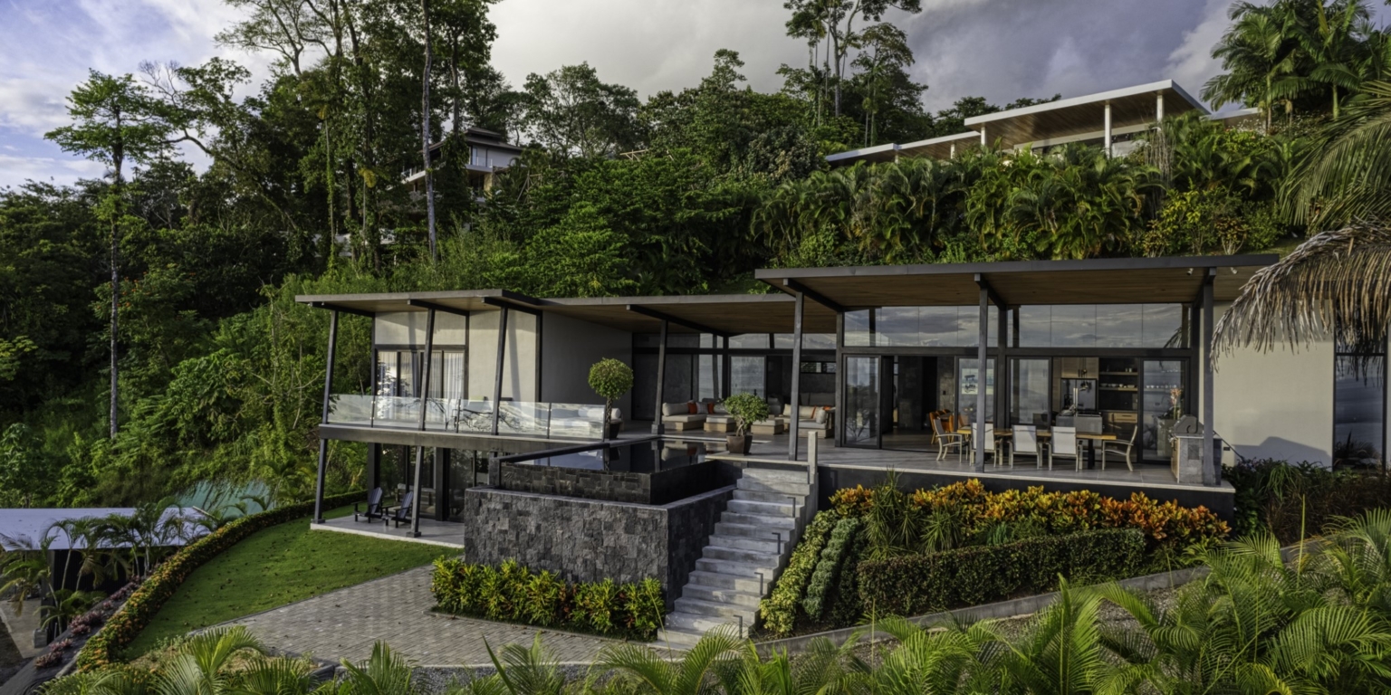 Beautiful Retreat 5-Bedroom Villa Above Playa Hermosa in Uvita Costa Rica