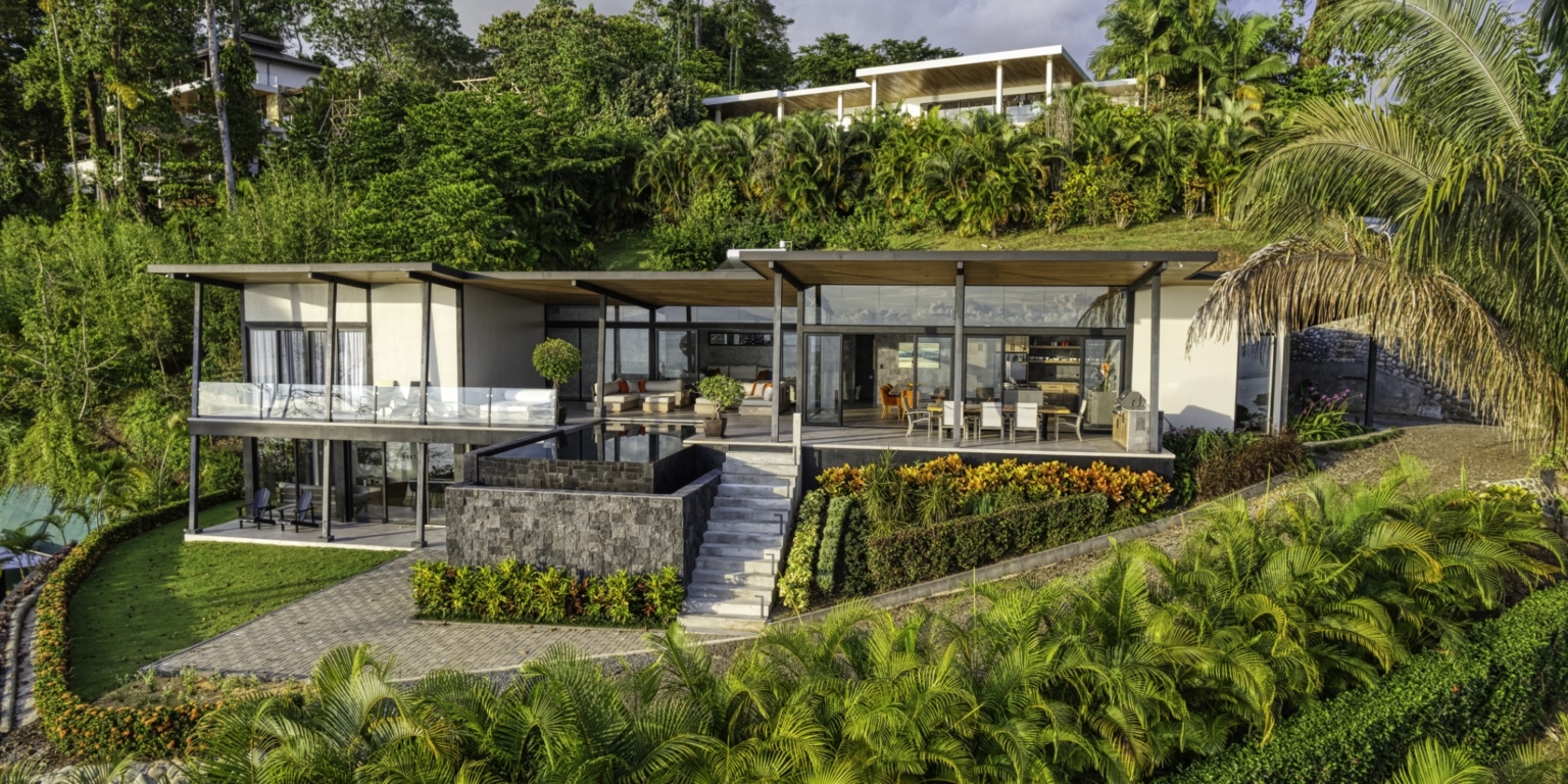 Beautiful Retreat 5-Bedroom Villa Above Playa Hermosa in Uvita Costa Rica