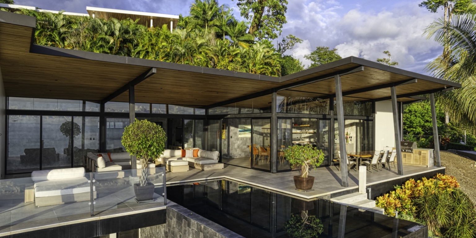 Beautiful Retreat 5-Bedroom Villa Above Playa Hermosa in Uvita Costa Rica