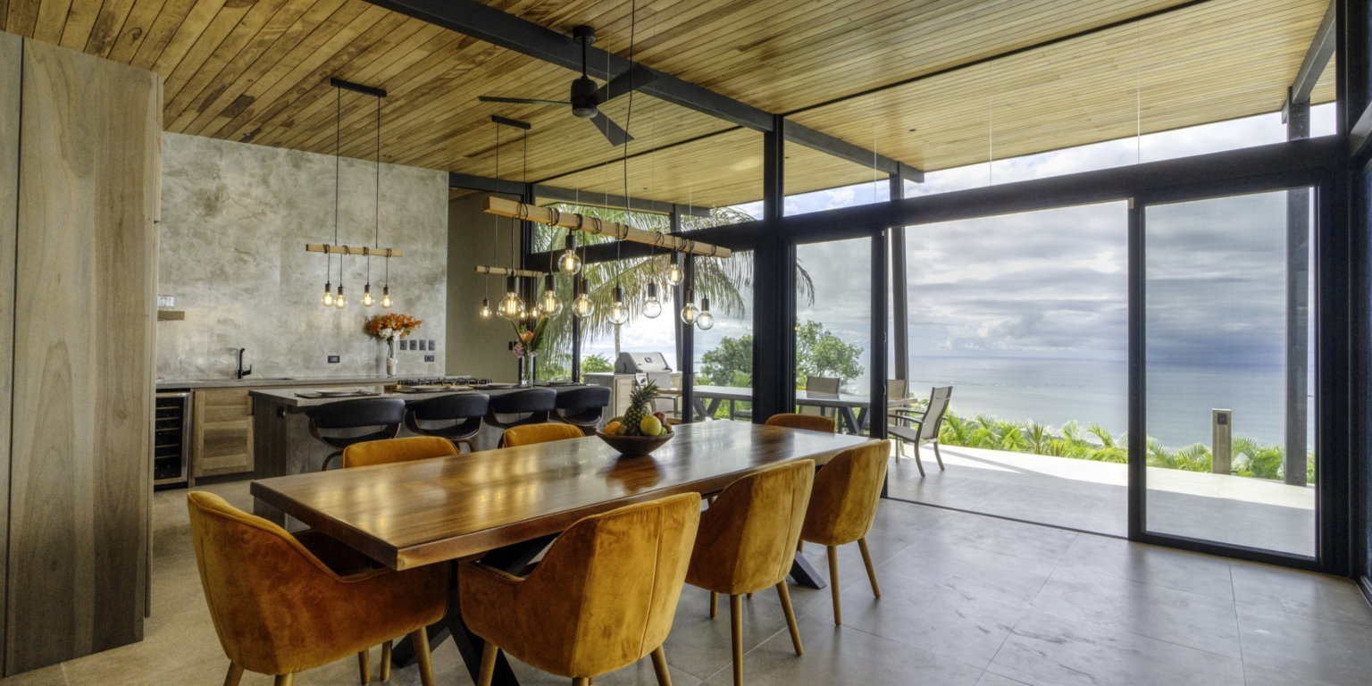 Beautiful Retreat 5-Bedroom Villa Above Playa Hermosa in Uvita Costa Rica