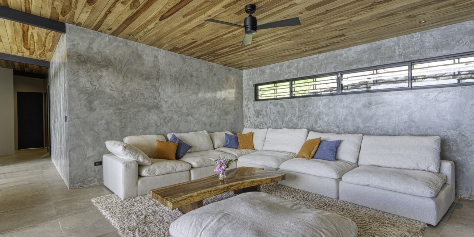 Beautiful Retreat 5-Bedroom Villa Above Playa Hermosa in Uvita Costa Rica
