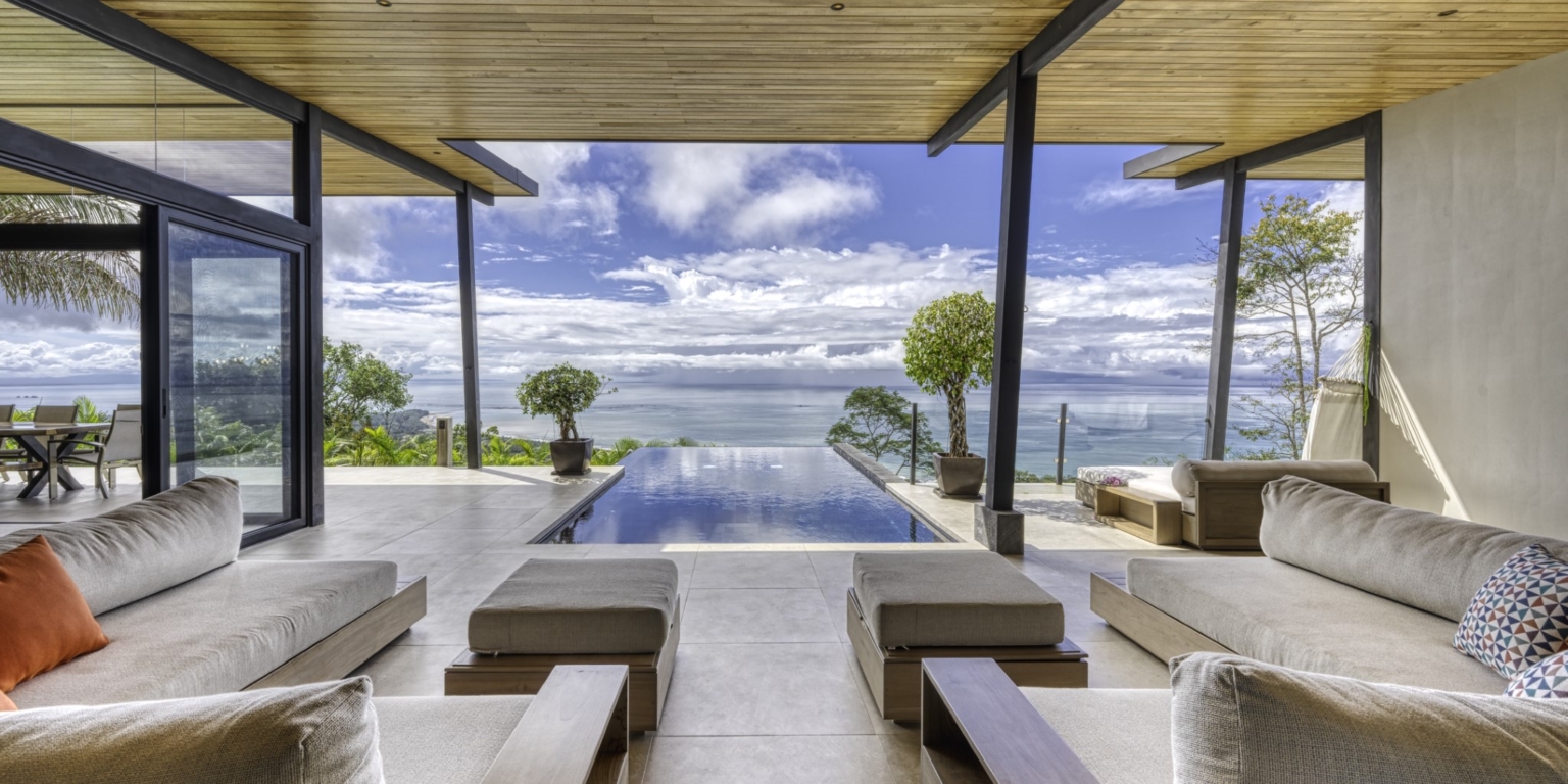 Beautiful Retreat 5-Bedroom Villa Above Playa Hermosa in Uvita Costa Rica