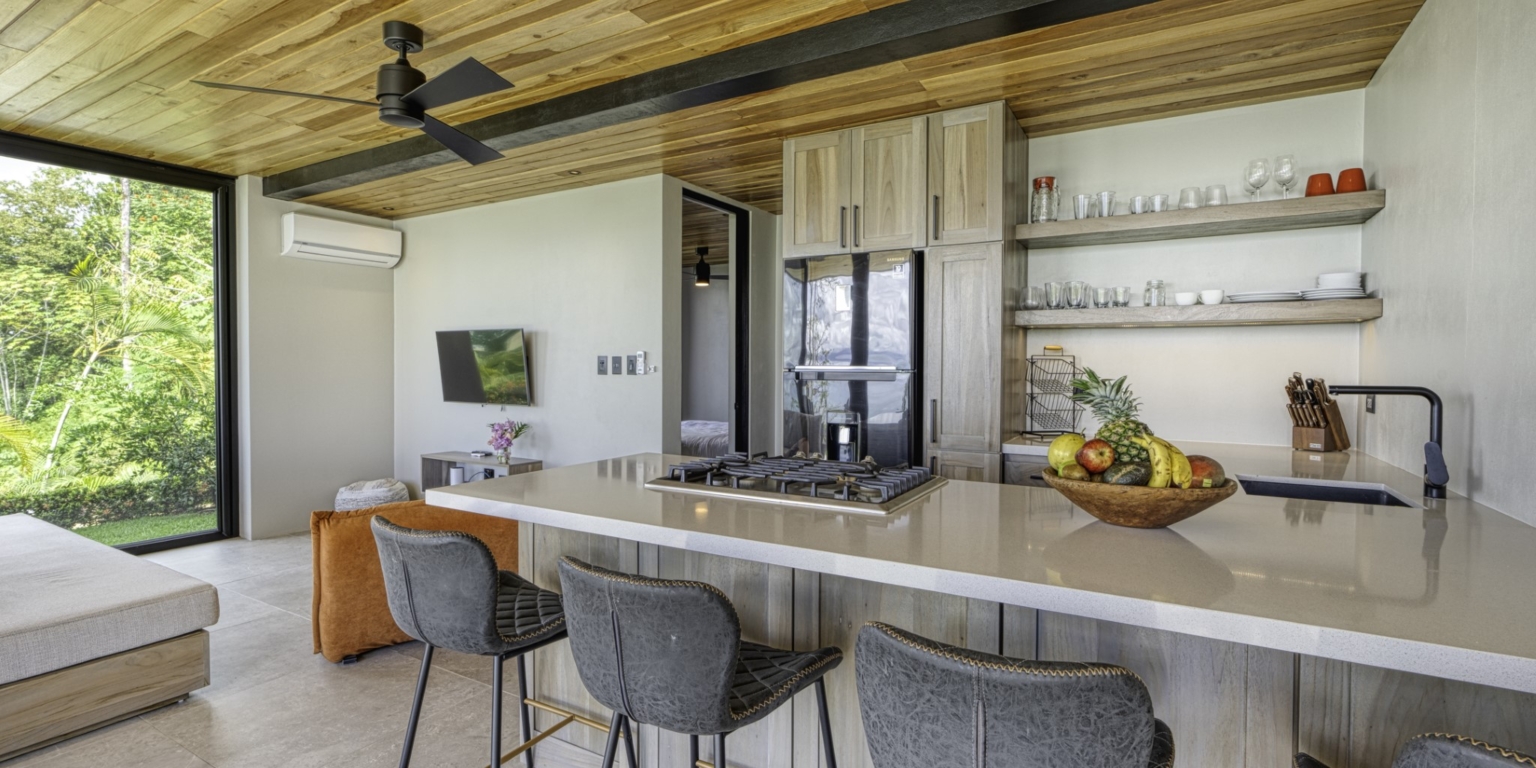 Beautiful Retreat 5-Bedroom Villa Above Playa Hermosa in Uvita Costa Rica