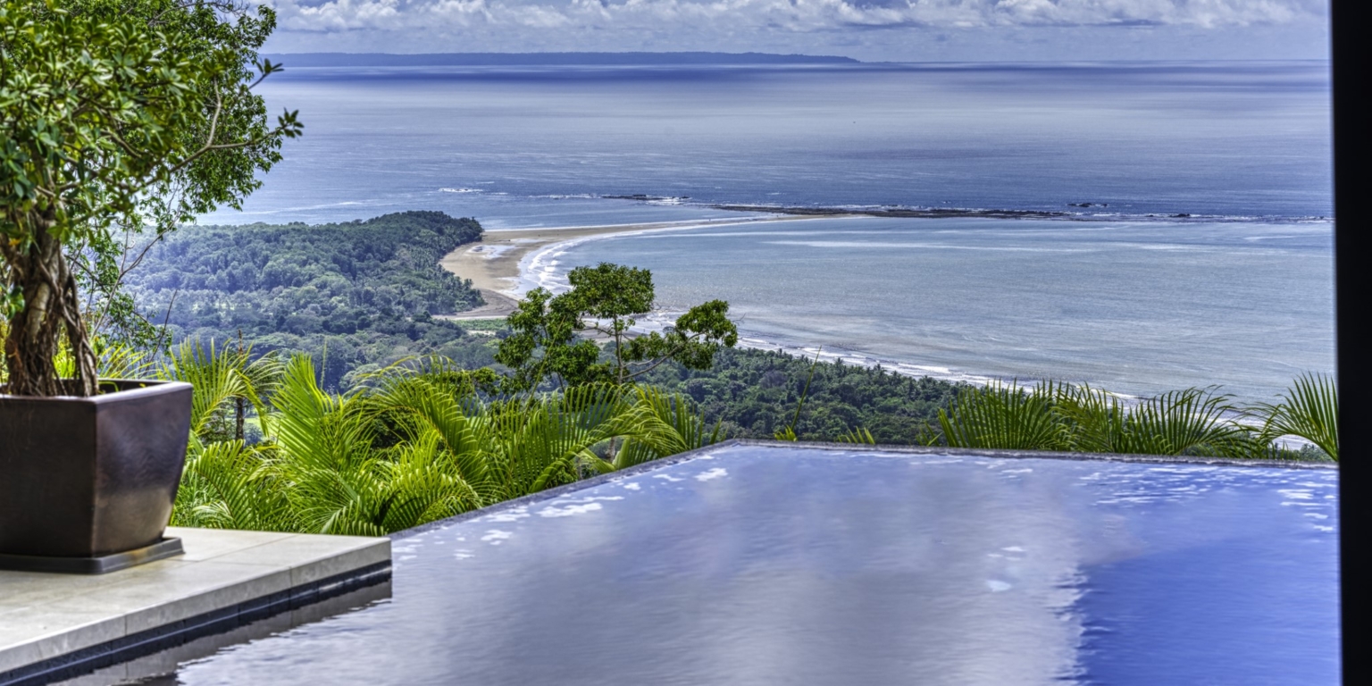 Beautiful Retreat 5-Bedroom Villa Above Playa Hermosa in Uvita Costa Rica