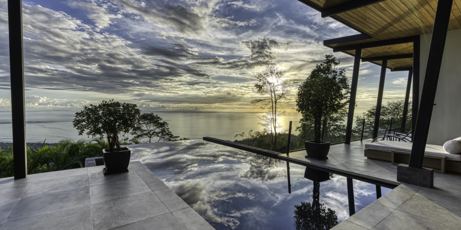 Beautiful Retreat 5-Bedroom Villa Above Playa Hermosa in Uvita Costa Rica