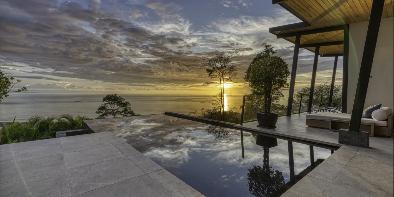 Beautiful Retreat 5-Bedroom Villa Above Playa Hermosa in Uvita Costa Rica