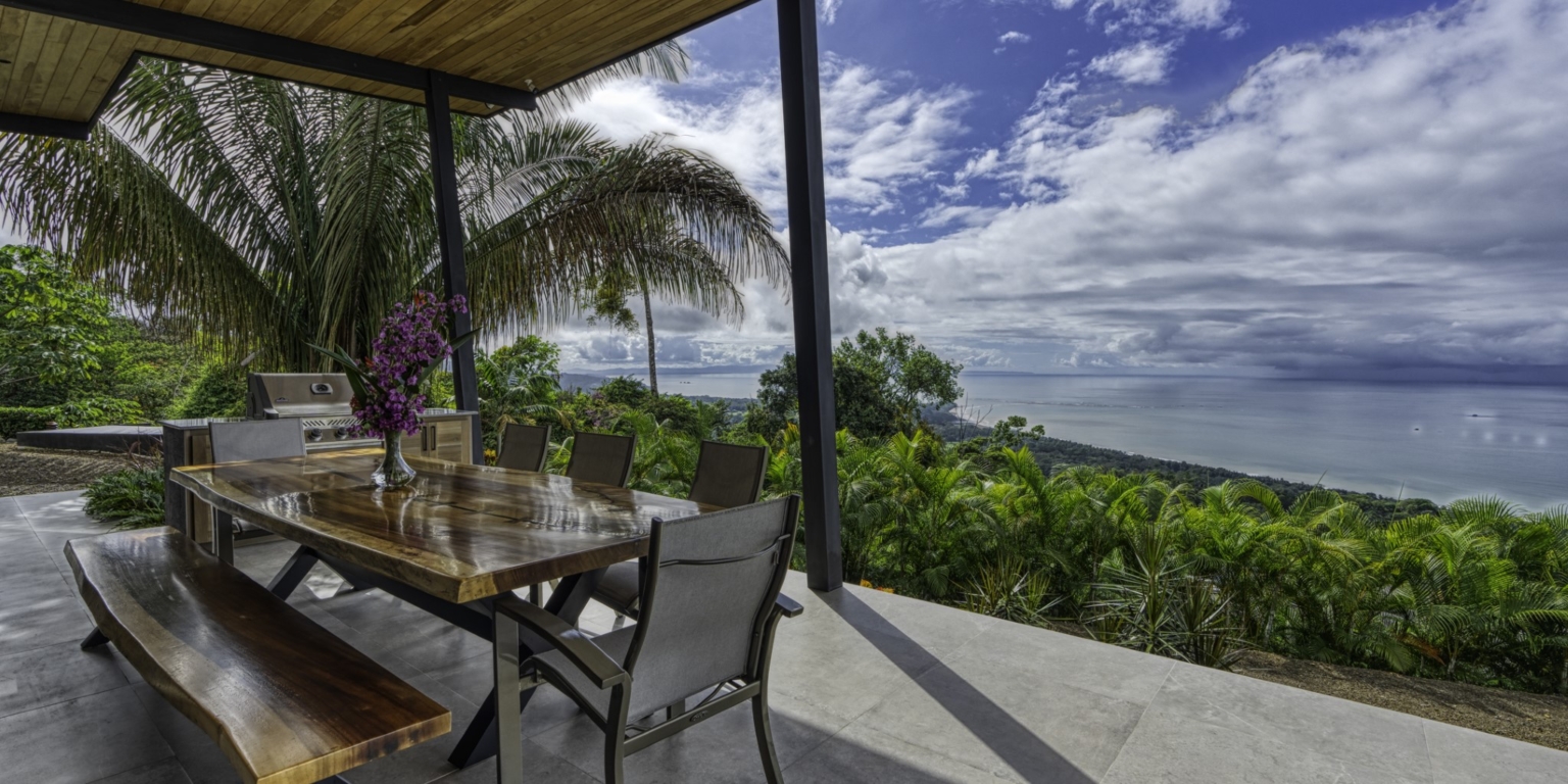 Beautiful Retreat 5-Bedroom Villa Above Playa Hermosa in Uvita Costa Rica