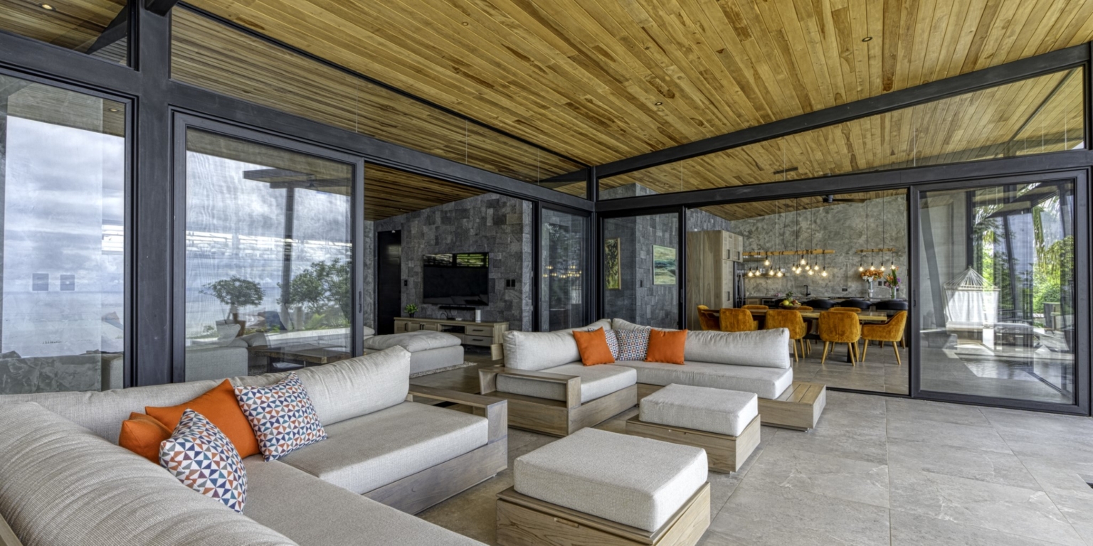 Beautiful Retreat 5-Bedroom Villa Above Playa Hermosa in Uvita Costa Rica
