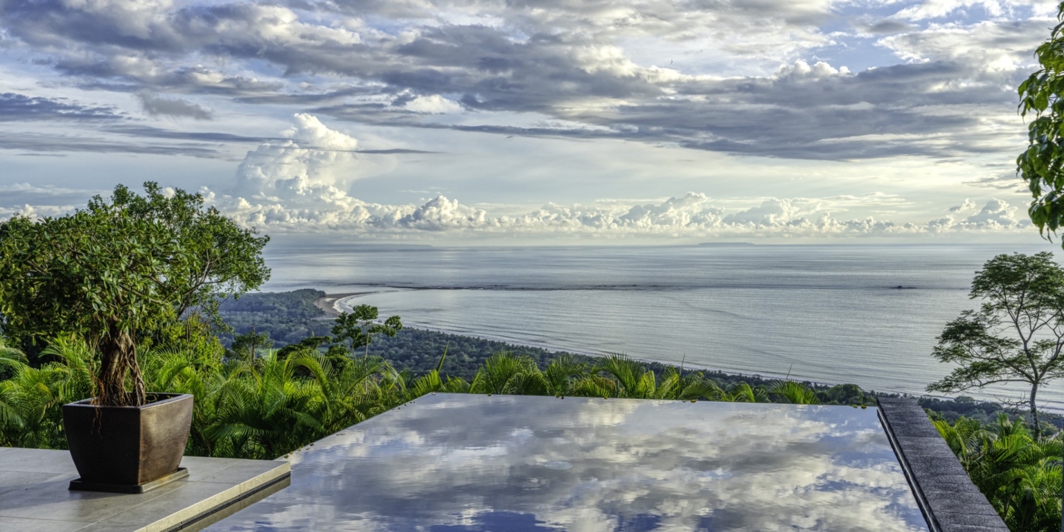 Beautiful Retreat 5-Bedroom Villa Above Playa Hermosa in Uvita Costa Rica