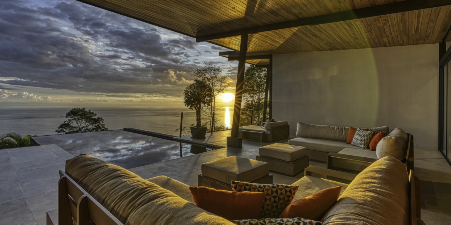 Beautiful Retreat 5-Bedroom Villa Above Playa Hermosa in Uvita Costa Rica