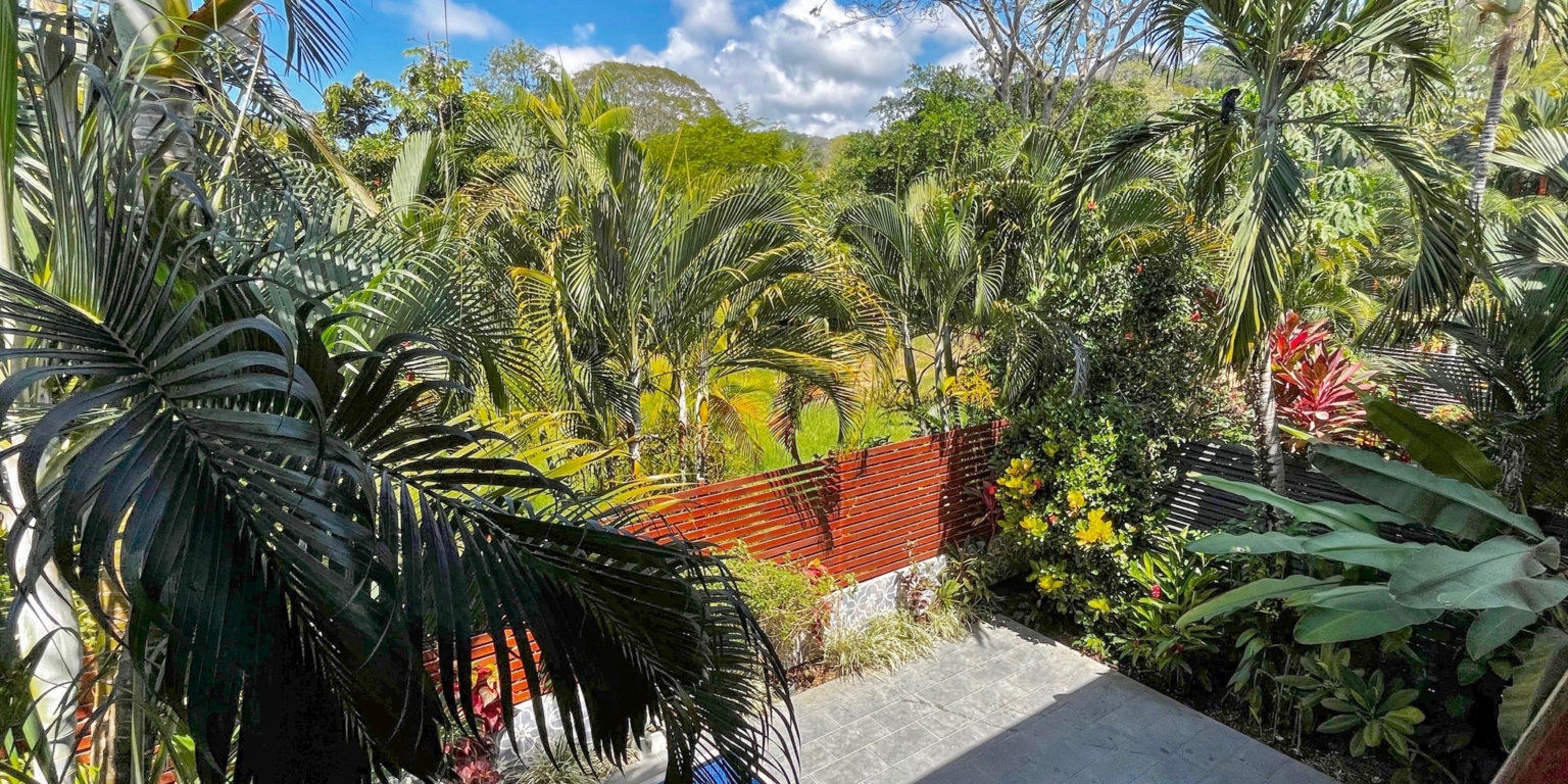 Easy Walk-to-Beach 3-Bedroom Villa just 2 Minutes Walk to Dominical Beach Costa Rica Easy Walk-to-Beach 3-Bedroom Villa just 2 Minutes Walk to Dominical Beach Costa Rica
